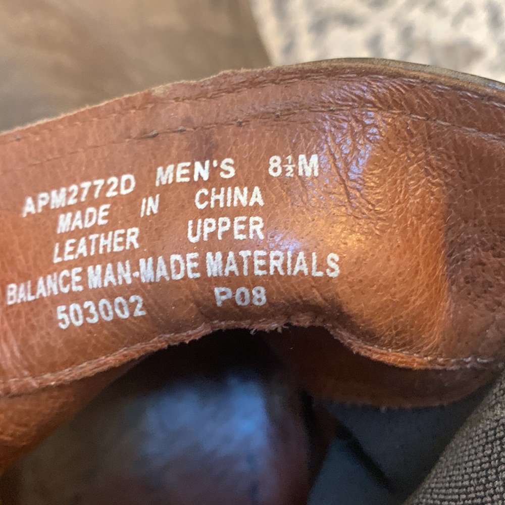 Men's size 8.5 brown leather Rockport ankle boots. Some scuff marks. - Picture 3 of 4